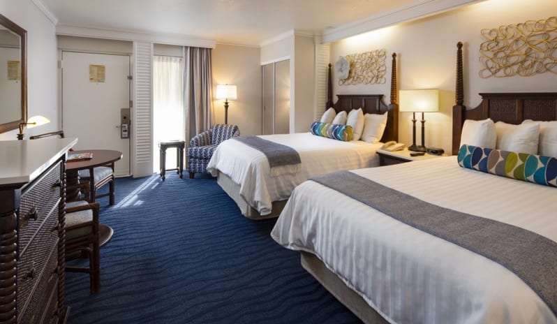 Tradewinds Grand Island - Standard Hotel Room Full View